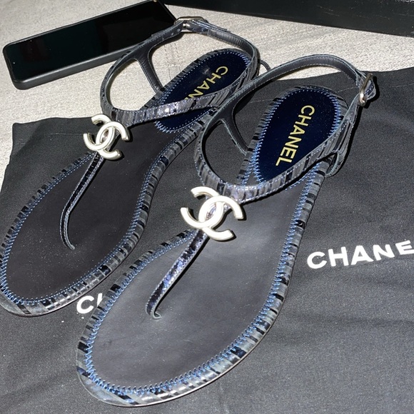 Chanel thong sandals with blue crocodile print ￼ - Picture 6 of 8